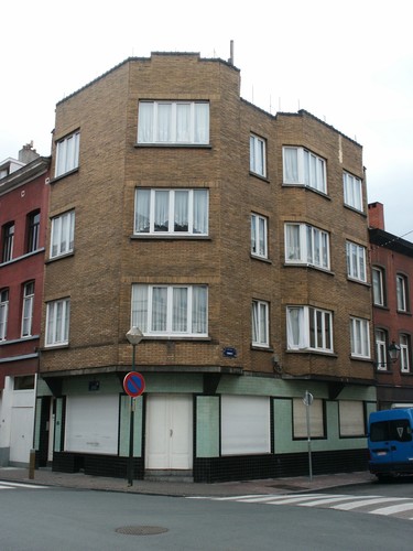 Rue Émile Féron 83b, 2004