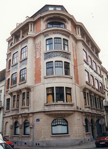 Rue Félix Delhasse 2-4, 1998