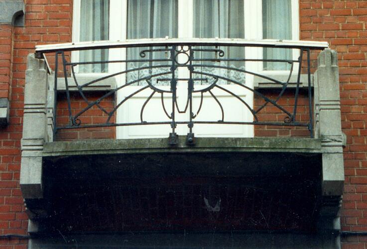 Félix Delhassestraat 11, detail balkon 1ste verd (foto 1993).