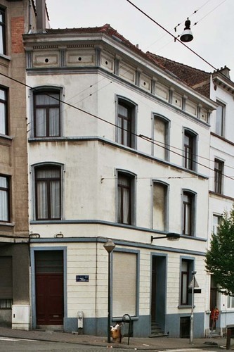 Vorstsesteenweg 113 en Théodore Verhaegenstraat 106, 2004