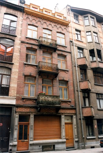 Rue Gisbert Combaz 13, 1999
