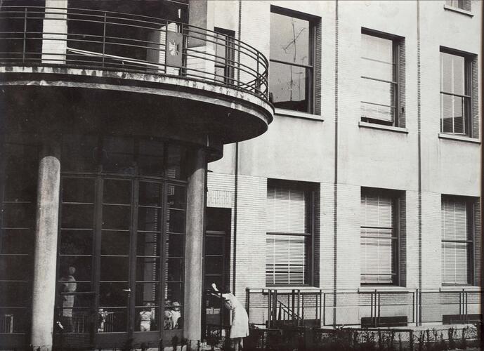 Rue Guillaume Tell 58, façade côté jardin de la  crèche Jourdan archive de la crèche Jourdan, 1953).