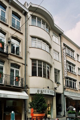 Rue Jean Stas 11, 2004