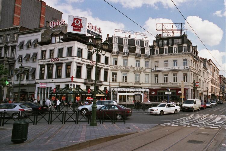 Avenue de la Toison d'Or 53, place Louise 1-2 et avenue Louise 2, 2004