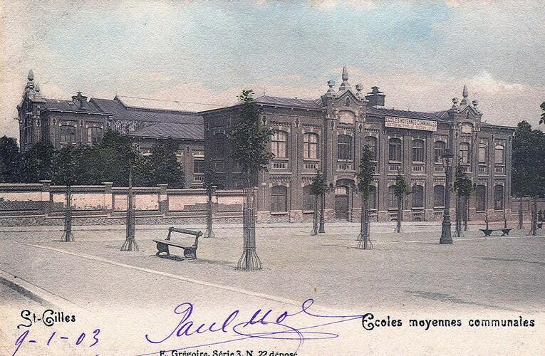 Athénée royal Victor Horta, vue depuis la pl. L. Morichar (Collection cartes postales Dexia Banque, v. 1903).