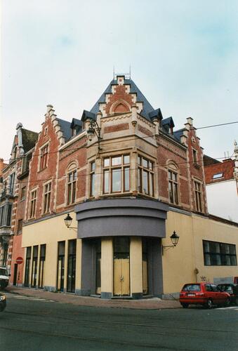 Sint-Bernardusstraat 1, 2002