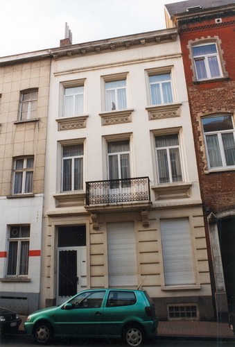 Rue Saint-Bernard 123, 1999