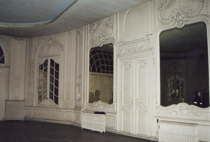 L'Aegidium, salle de conférence (Photo Annick Vandael, 2000, avec l'autorisation de la DGATLP, Direction de Charleroi).