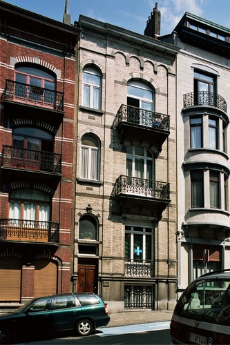 Rue de Savoie 83, 2004