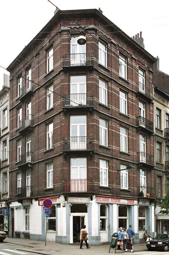 Théodore Verhaegenstraat 140 en Fernand Bernierstraat 1, 2004