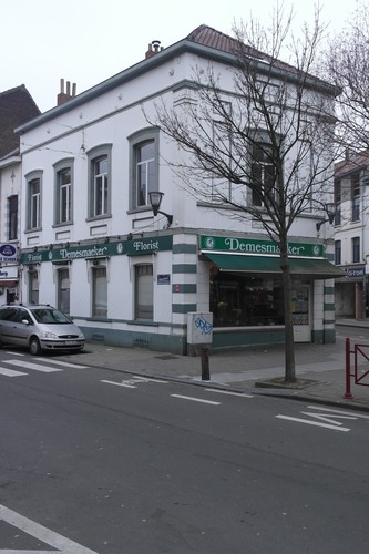 Chaussée de Wemmel 1, formant l'angle avec la rue Léon Theodor, 2015