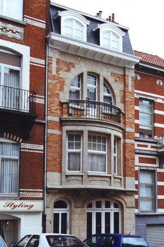 Rue Georges et Jacques Martin 6, 2002