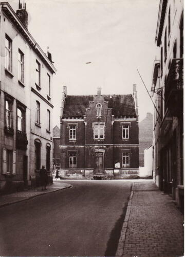 L’ancienne maison communale (démolie en 1958), à l’angle de la rue René Declercq (ACWSP/SP fonds non classés).
