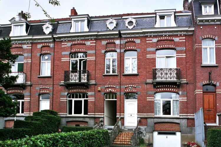 Rue Vandenhoven 66, 68 et 70, 2005