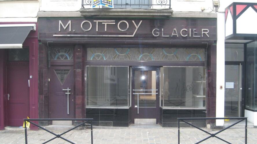 Rue du Doyenné 85, devanture de l'ancien glacier et pâtissier Marcel Ottoy
