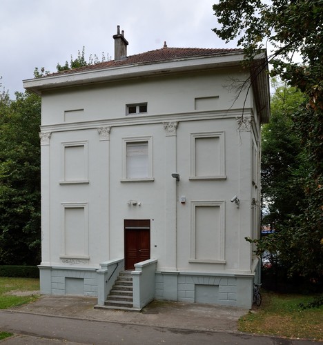 La façade avant de la villa Mosselman dans le parc Duden, 2016