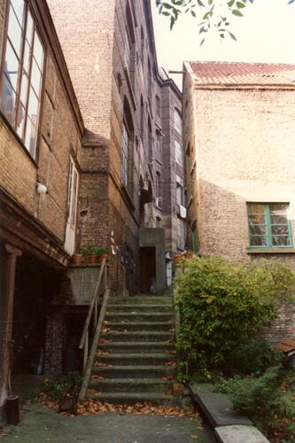 Rue de la Charité 37-37A, anc. établissements Mommen, bâtiment arrière (photo 1993).
