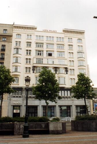 Palace Hôtel, façade place Charles Rogier (photo 1993-1995)