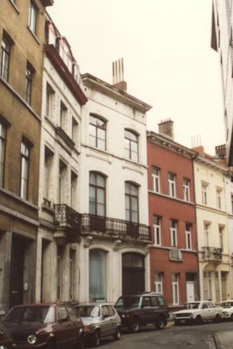 Rue de l'Enclume, au milieu le no 28 (photo 1993-1995)