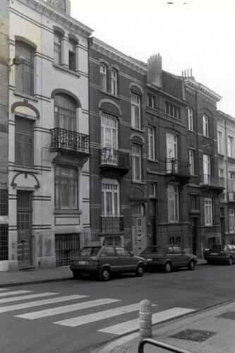 Rue de la Ferme, de gauche à droite les nos 118, 116, 114 et 112 (photo 1993-1995)
