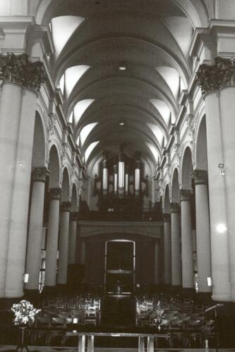 Parochiekerk Sint-Joost, interieur: de orgeltribune (foto 1993-1995).