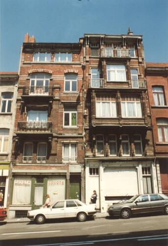 Leuvensesteenweg, links nr. 229 en rechts nr. 231 (foto 1993-1995)