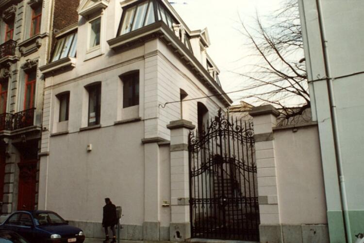 Rue Brialmont 25, anc. écuries du bâtiment rue du Méridien 17 (photo 1993-1995).