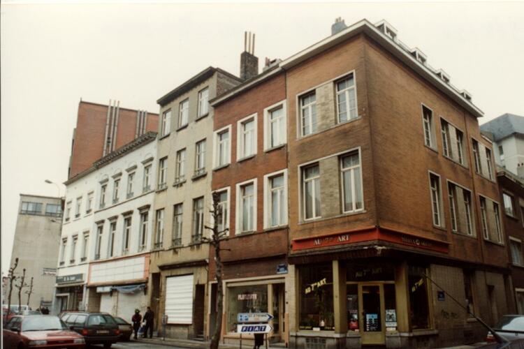Middaglijnstraat 86, 2de huis van links (foto 1993-1995)