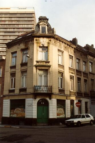 Rue de la Pacification 36 et rue des Guildes 2 (photo 1993-1995)
