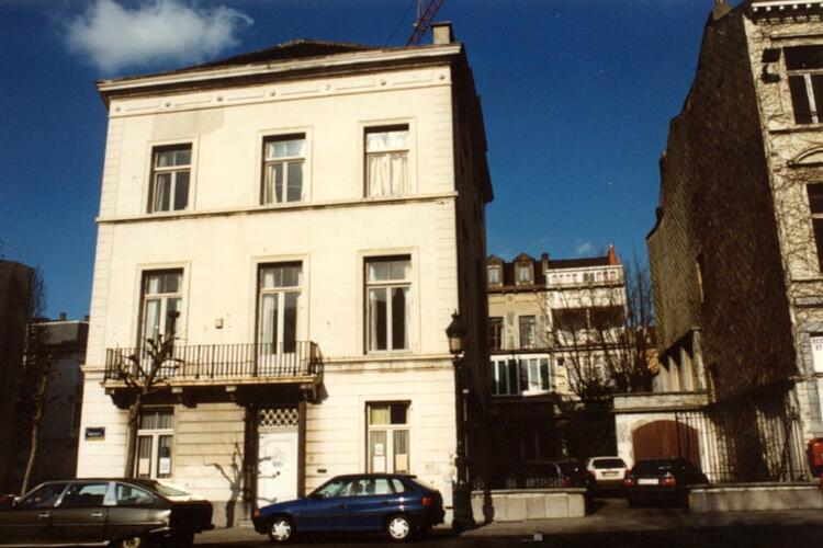 Place Quetelet 1a, à l'angle de la rue du Méridien (photo 1993-1995)