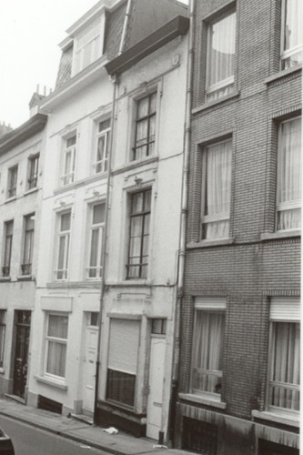 Sint-Alfonsstraat 14 (rechts) en 12 (foto 1993-1995)
