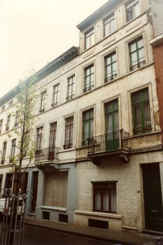 Rue Traversière 24 (à droite), 26 et 28 (photo 1993-1995)