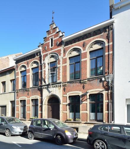 Jules Lahayestraat 36, voormalige Sint-Pieterspastorie , 2023