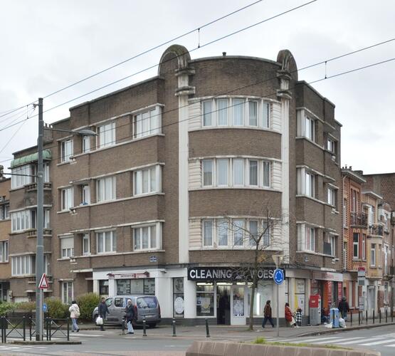Rue Léopold I 344 - avenue Charles Woeste 123-125, vue depuis le rond-point de l’avenue Charles Woeste, 2023