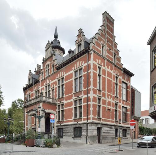 Kardinaal Mercierplein 1, algemeen zicht op de voorgevel van het voormalige gemeentehuis van Jette , 2023