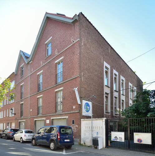 Rue Gustave Van Huynegem 30-32, vue sur le magasin à bières , 2023