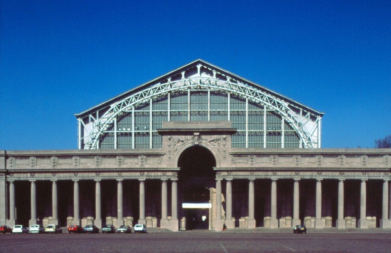 Portique, Parc du Cinquantenaire, Bruxelles-extension, 1879-1880, architecte Gédéon Bordiau, photo Ch. Bastin & J. Evrard © MRBC