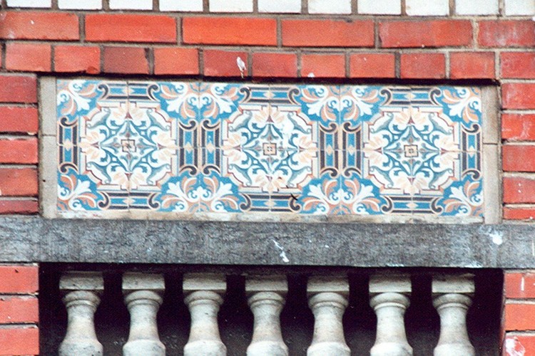 Cementtegels, Louis Titecastraat 25, Sint-Pieters-Woluwe, 1911, aannemer J. Schoonejans-Lécho, 2002