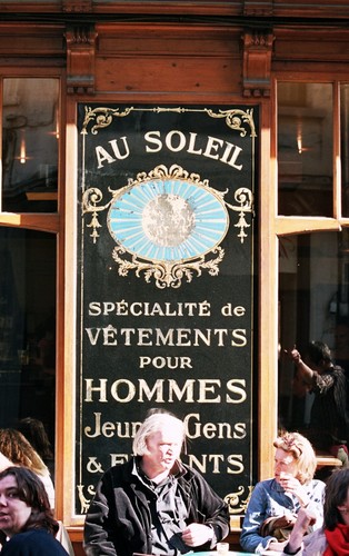 Reclamepaneel in églomisé, voormalige winkel 'Au Soleil', Lievevrouwbroersstraat 1-3, Brussel, 1916, 2005