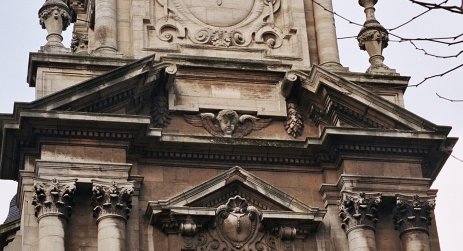 Vaste fronton brisé, église Saint-Josse, chaussée de Louvain 99, Saint-Josse-ten-Noode, 1867, architecte J. F. Vander Rit, 2005