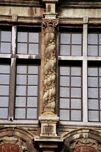 Colonne torse, La Brouette, Grand-Place 2-3, Bruxelles, 1697, 2005