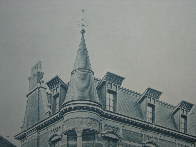 Dalende dakkapellen, Livornostraat 136, Brussel-uitbreiding, 1894, arch. Ernest Van Humbeeck (<i>L'Émulation</i>, 1896, pl. 57)