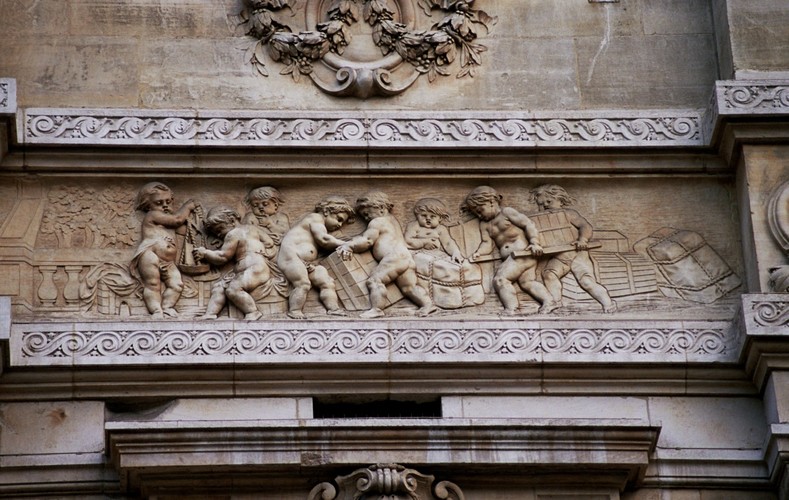 Frise historiée, Bourse de commerce, bd Anspach 80, Bruxelles, 1865, architecte L. P. Suys, 2005