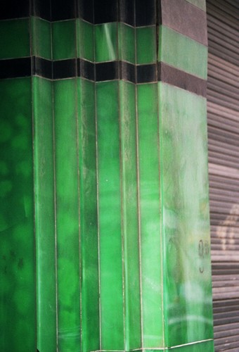 Marbrite verte et noire, rue de Russie 9c-d, Saint-Gilles, 1935, architecte Blomme, 2005