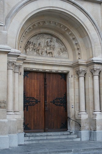 Portaal van de Sint-Gilliskerk, Sint-Gillisvoorplein, Sint-Gillis, 1866-1878, arch. Victor Besme, 2004