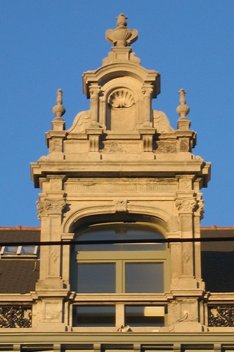 Lucarne d'inspiration Renaissance, av. de Tervueren 62, Etterbeek, 1906, architecte Alex Struyven, 2005
