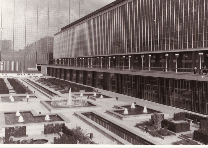 Style International, Cité administrative de l'Etat, Bd Pachéco, Bruxelles, 1958, architectes J. Gilson, M. Lambrichs, G. Riquier et H. Van Kuyck, 1980