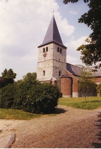 Style roman, église Saint-Clément (tour et nef), rue du Loutrier, Watermael-Boitsfort, XIIe siècle, 1999