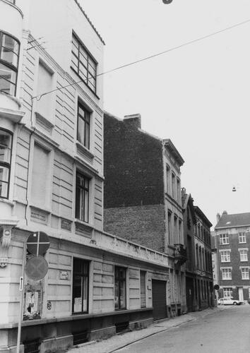 Rue Dumonceau, numéros impairs, vue depuis le boulevard de Waterloo, 1980