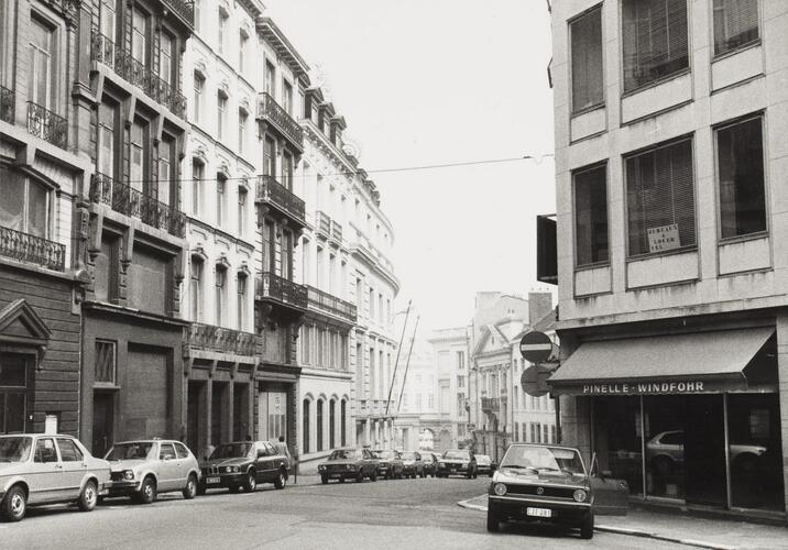 rue de Namur, vue depuis la rue Brederode vers la place Royale, 1983